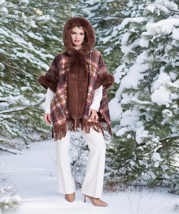 Amelia - Taupe Textured Wrap mit Kunstpelzkragen