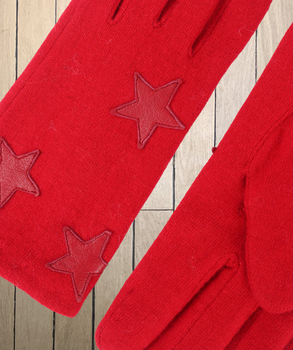 Uma - luvas de tecido vermelho com estrelas