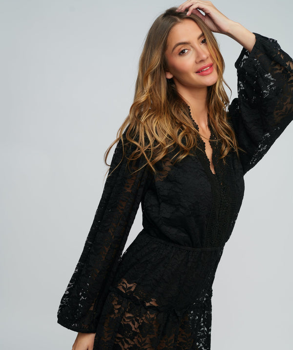Black Lace Kaftan with Wide Sleeves and Cinched Waist