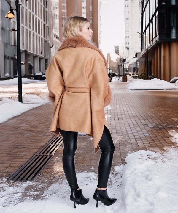 Ambrosia - Tan Faux Wildleder Wrap mit Kunstpelzverkleidung