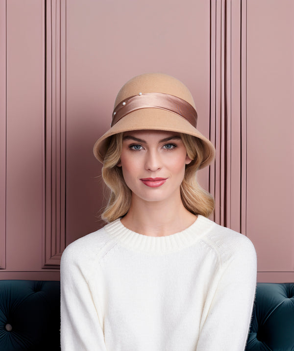 Estelle - Camel Wool Cloche Gat with Pearls