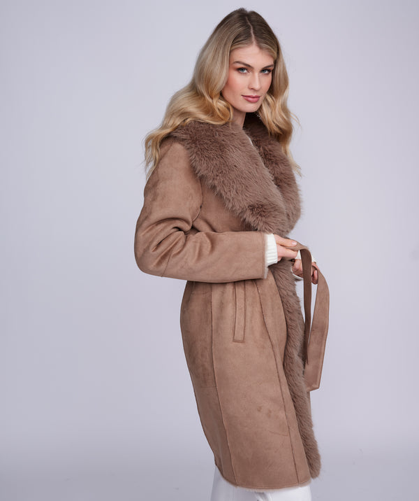 Isabella – Langer Mantel aus Wildlederimitat