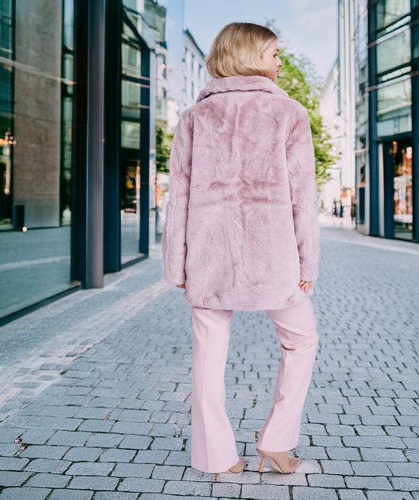 Stoffige roze blazerstijl faux bontjas