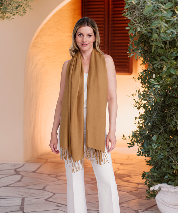 Pia - Pashmina italiana rosa corada com franjas torcidas