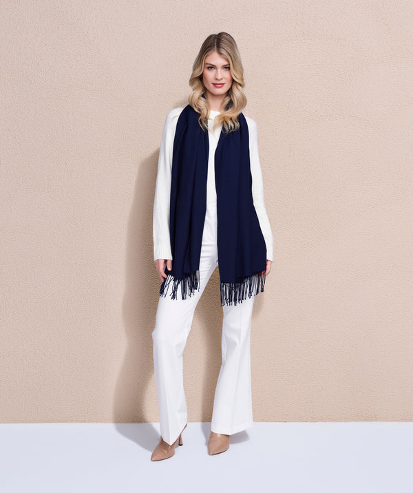 PIA - Pashmina italiana marina oscura con flecos retorcidos