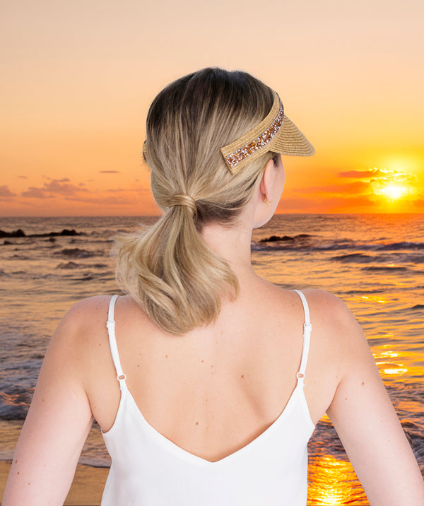 Topaz - Tan Strohvisier mit Perlenverzierungen