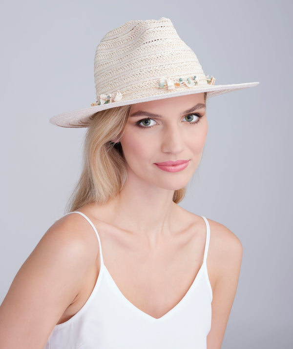 Vera - Cappello fedora di paglia rosa blush con perline di conchiglia