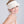Blush vizier met shell bead -verfraaiing en papieren rietje