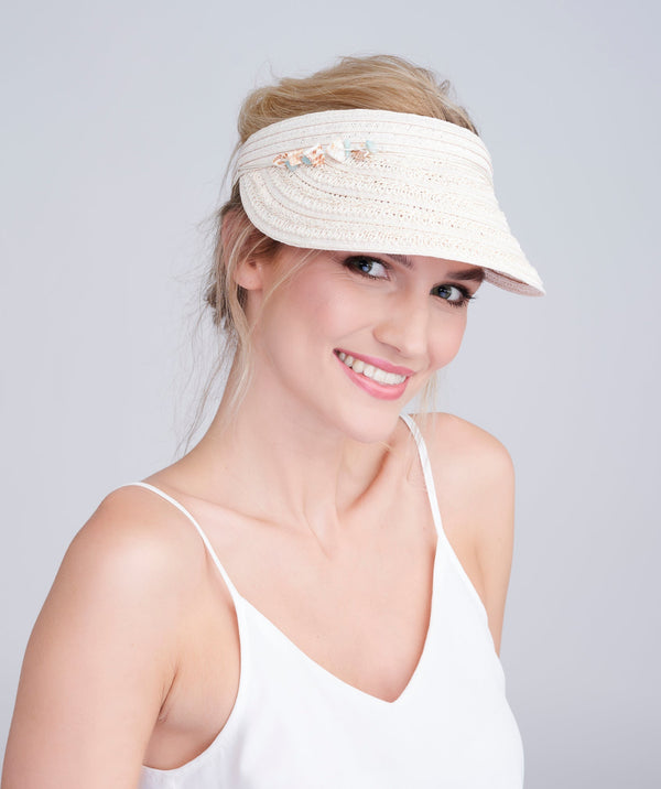 Blush vizier met shell bead -verfraaiing en papieren rietje